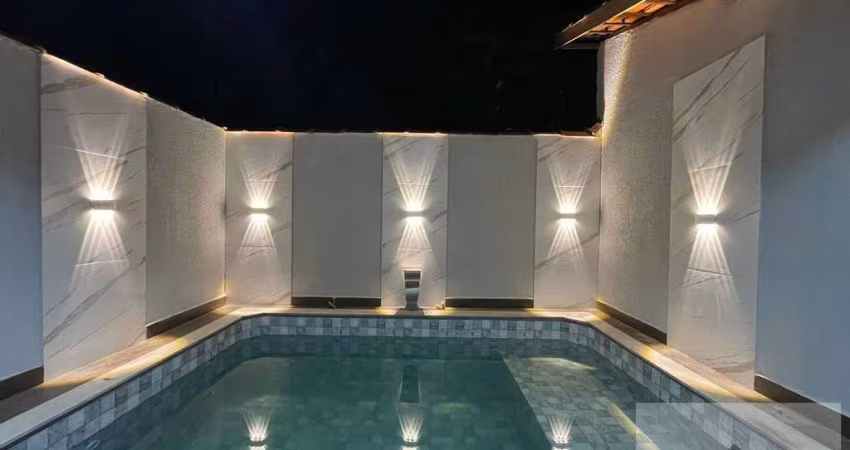 Casa com Piscina 2 Dormitórios 2 Vagas de Garagem
