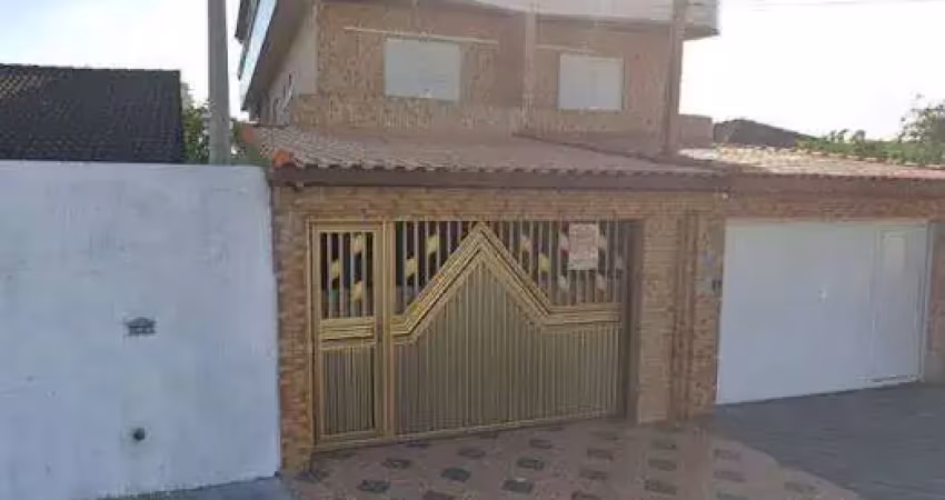 Sobrado triplex com 3 suítes, piscina na guilhermina