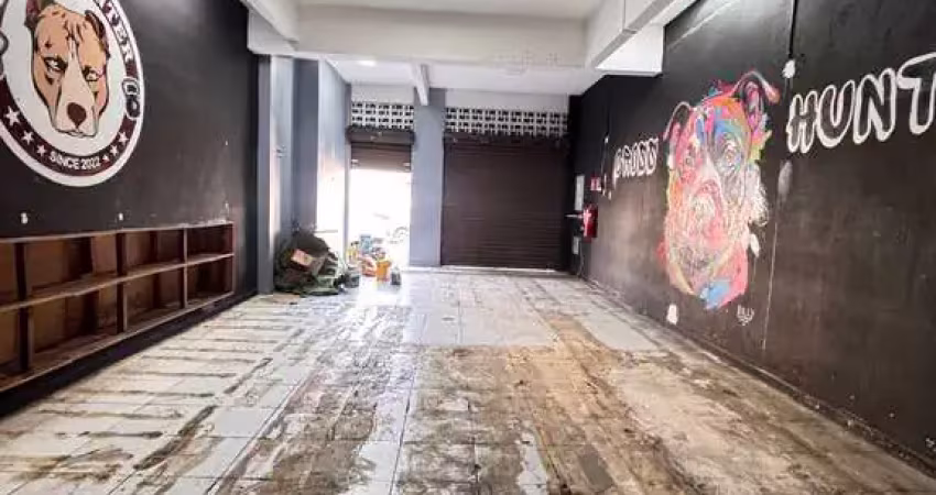 Aluga-se loja no boqueirão / 80 metros de área útil .