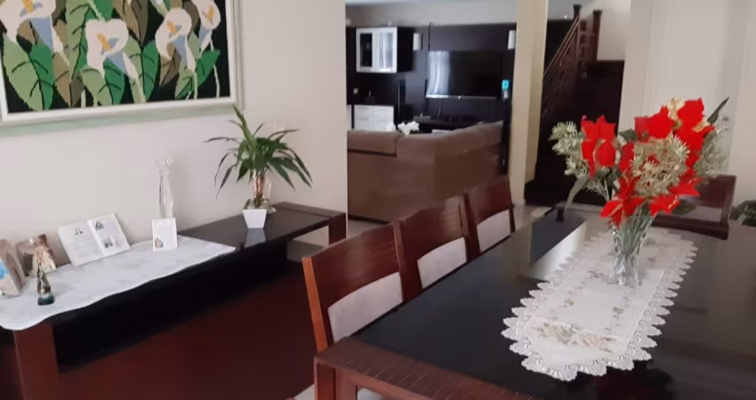 Lindo Sobrado Triplex Vila Izabel Curitiba - PR