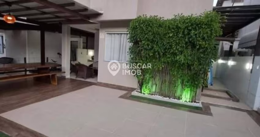 CASA COM 4/4 EM ABRANTES