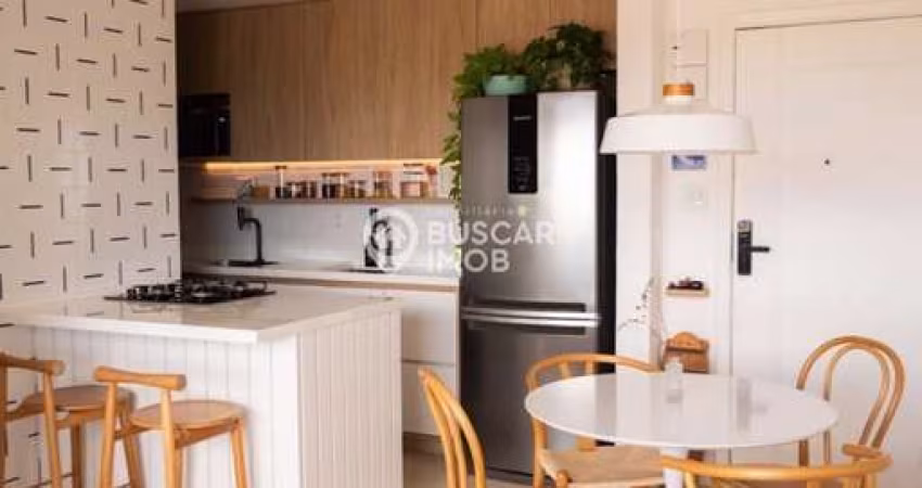 Apartamento com 2/4 em Vilas do Atlântico