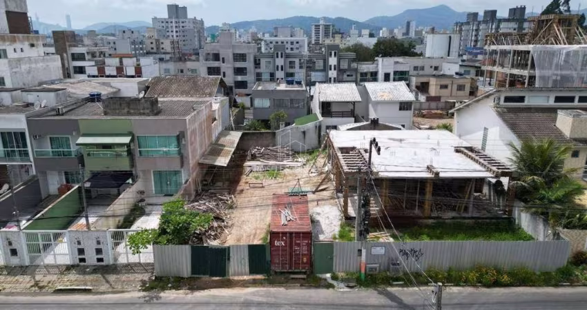 Excelente terreno no bairro Santa Rregina!