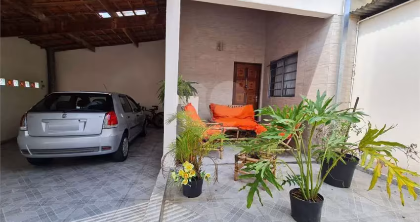 Casa com 2 quartos à venda em Jardim Wanel Ville V - SP