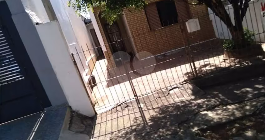 Casa térrea com 4 quartos à venda em Jardim Simus - SP