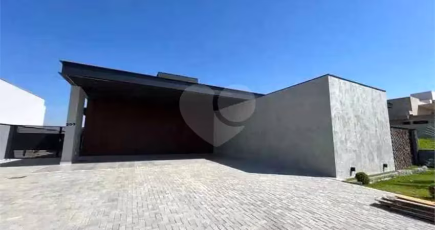 Condomínio com 4 quartos à venda em Jardim Itanguá - SP