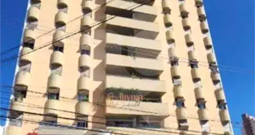 Apartamento com 3 quartos para locação em Centro - SP