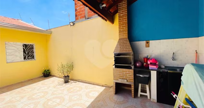 Casa com 2 quartos à venda em Jardim Wanel Ville V - SP