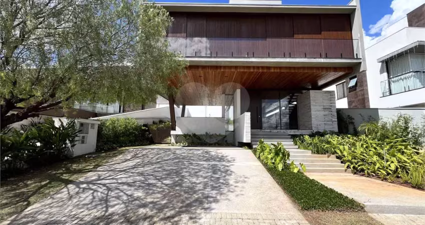 Casa  à venda com 3 quartos, sendo 3 suítes,  no condomínio alphaville nova esplanada 3, votorantim - sp