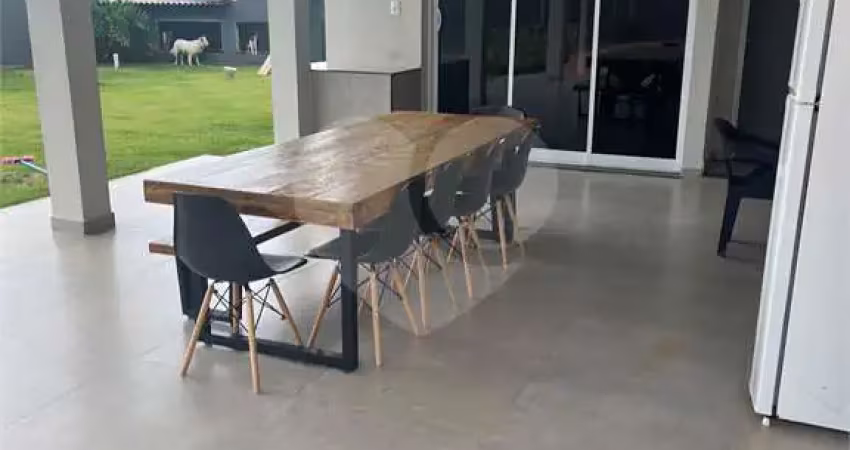 Casa  à venda com 3 quartos, sendo 1 suíte,  no condomínio village ipanema 2, araçoiaba da serra - sp