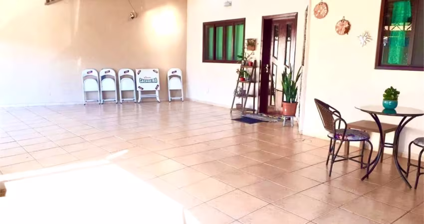 Casa com 2 quartos à venda em Wanel Ville - SP