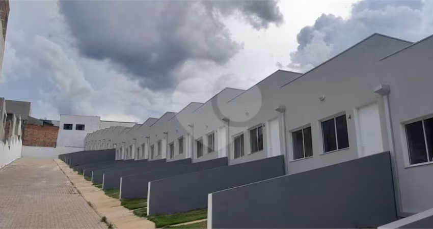 Condomínio com 1 quartos à venda em Jardim Maria Lúcia - SP