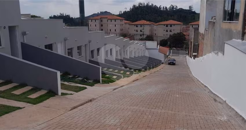 Condomínio com 1 quartos à venda em Jardim Maria Lúcia - SP