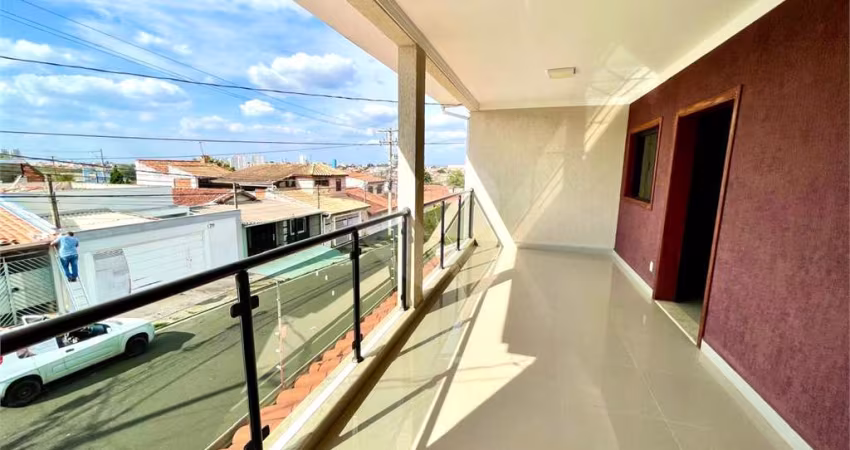 Sobrado com 4 quartos à venda em Jardim Santa Bárbara - SP