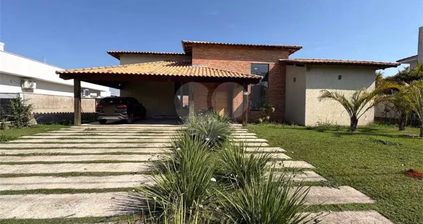 Casa  à venda com 3 quartos, sendo 3 suítes,  no condomínio village ipanema, araçoiaba da serra - sp