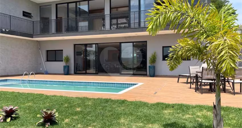 Casa à venda com 3 quartos, sendo 1 suíte,  no condomínio estribo associação civil, avaré - sp