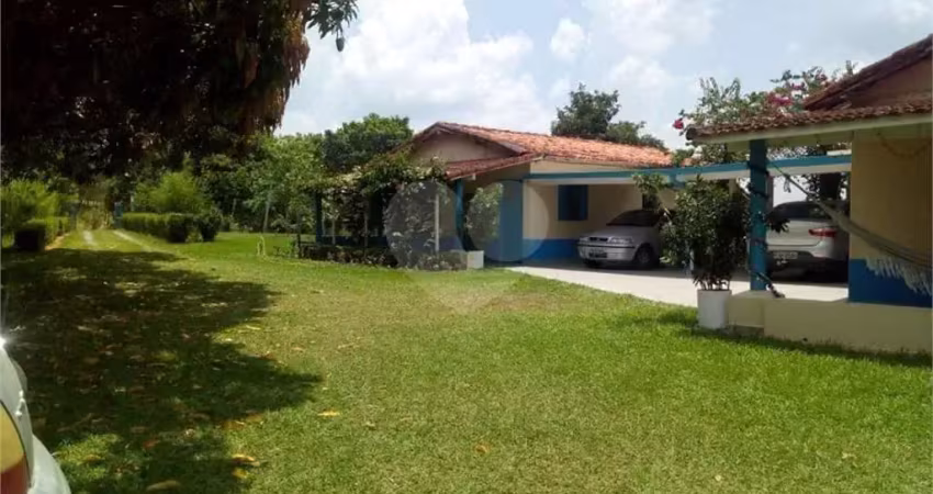 Chácara à venda com 5 quartos, sendo 2 suítes,  no centro, sarapuí - sp