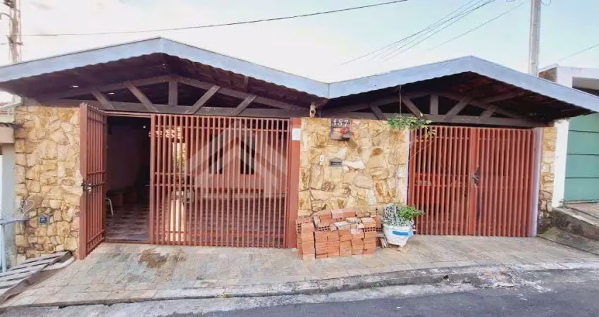 CASA A VENDA COM COM 3 DORMITORIOS