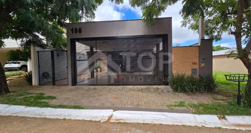 Excelente casa com 3 dormitorios, com piscina com hidro e churrasqueira em condominio fechado proximo a Ufscar