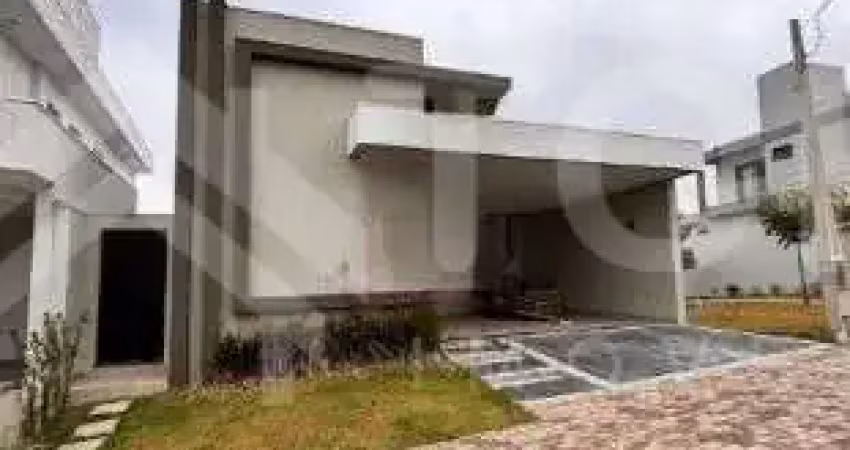 Linda casa de 3 suites no Res. Village Damha IV