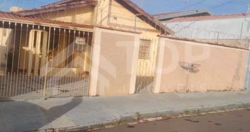 Casa a venda com 2 dormitórios na Vila Nossa Senhora de Fátima
