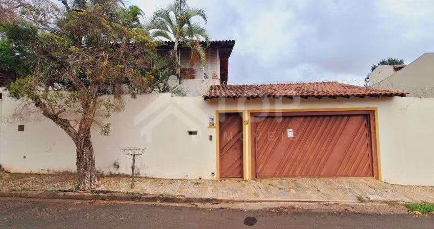 Casa com 4 quartos para alugar na Cidade Jardim, São Carlos 