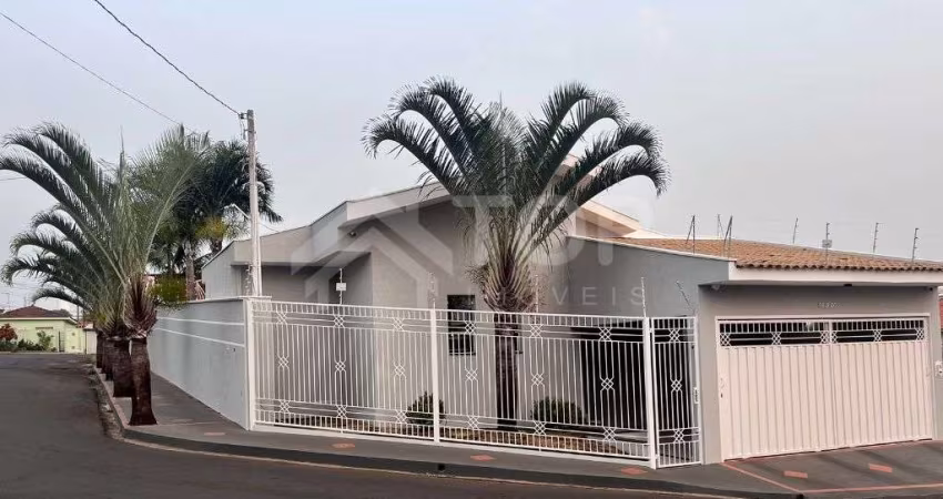 Lindo imóvel de 3 dormitórios com 1 suíte em excelente localização no Bairro Jardim Brasil