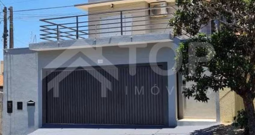 Lindo sobrado em excelente localizacao no Jardim Acapulco para vendas
