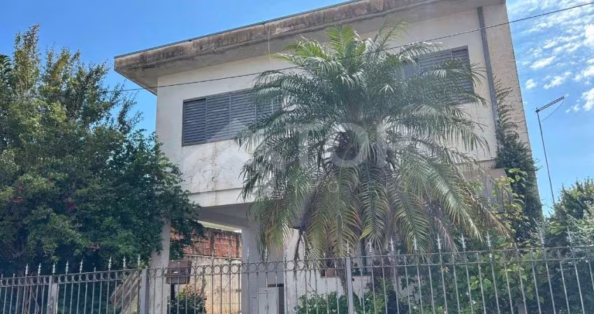 Excelente sobrado de 3 dormitorios com 1 suite no bairro Jardim Brasil