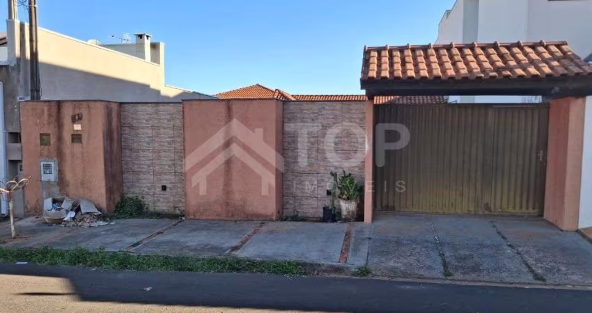 Excelente casa com entrada pra vários carros no Res. Paque Fehr