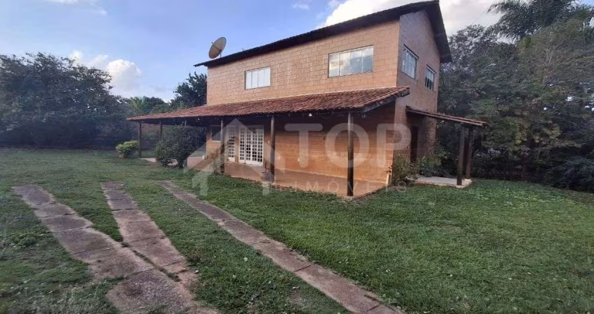 Linda chácara com 3  dormitórios, sendo 1 suíte