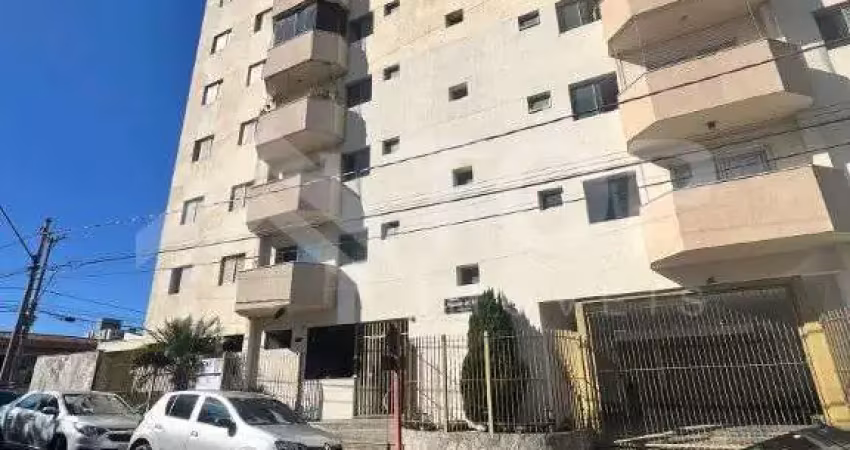 Apartamento reformado no Centro - Parte alta