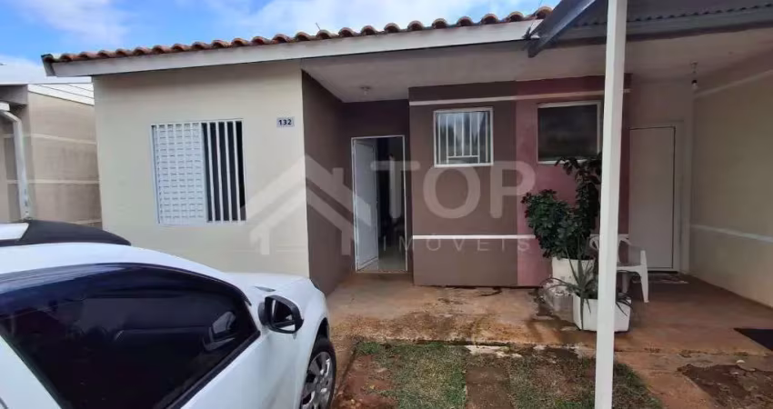 Excelente casa de 2 dormitorios em condominio fechado