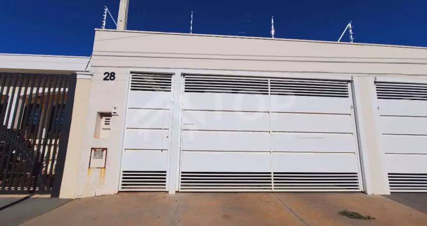 Excelente casa de 3 dormitorios, sendo 1 suite e churrasqueira
