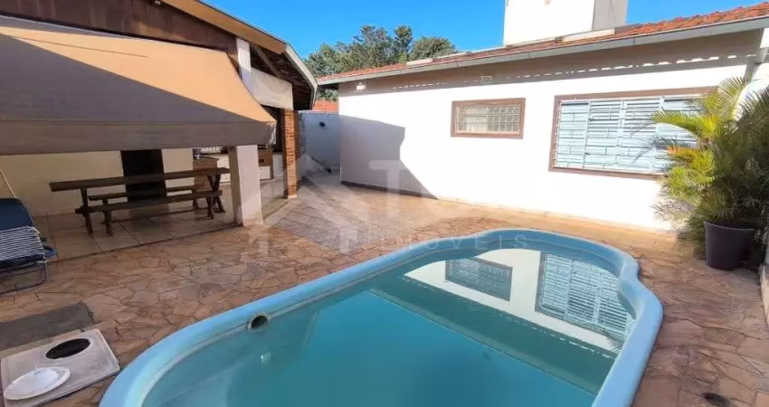 Linda casa com 4 dormitorios, sendo 1suite no bairro jardim cardinalli