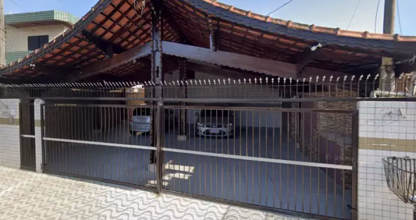 Linda casa em condomínio com 01 vaga de garagem - aviação  - lado praia