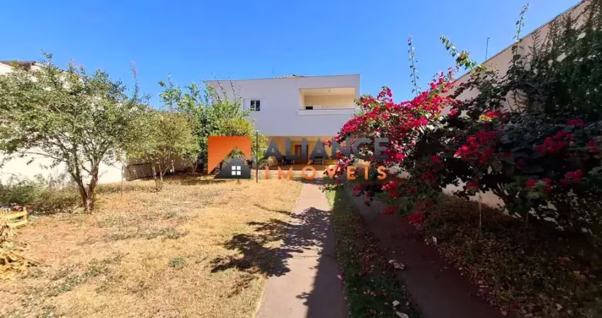 Excelente Imóvel Na Vila Tibério