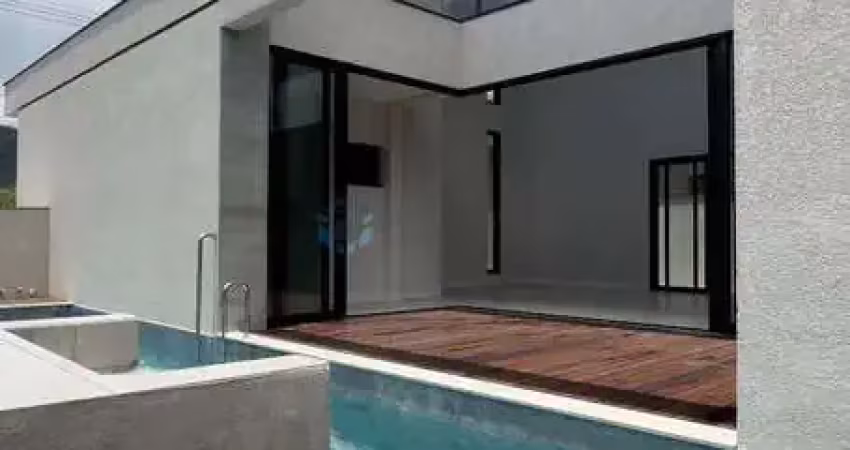 Casa com 4 quartos à venda na Rua Ivo José Rebello, Santa Regina, Camboriú