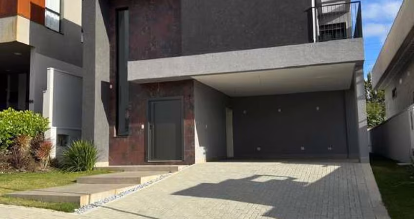 Casa com 305 m² à venda no condomínio Alta Vista no Atuba.