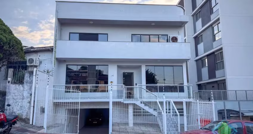 Casa comercial com 12 salas à venda na Rua Professora Otília Cruz, 70, Jardim Atlântico, Florianópolis
