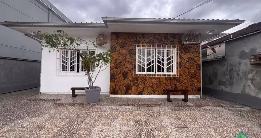 Casa com 4 quartos à venda na Rua Trinta e Um de Julho, 117, Caminho Novo, Palhoça