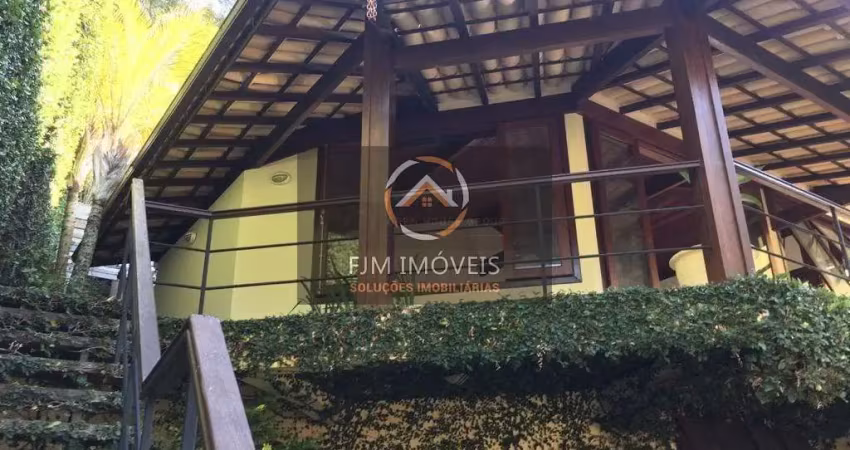 Casa em Itaipu  -  Niterói