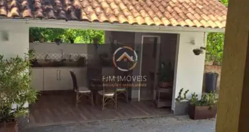 FJM Imoveis vende: Casa em Sapê, Niterói: 280m², 4 dormitórios, 4 banheiros - Venda por R$680k