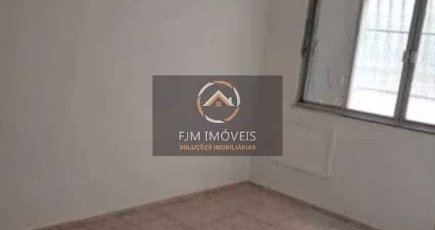Apartamento em Icaraí: 65m², 2 dormitórios, 2 banheiros por R$ 240.000 - Venda