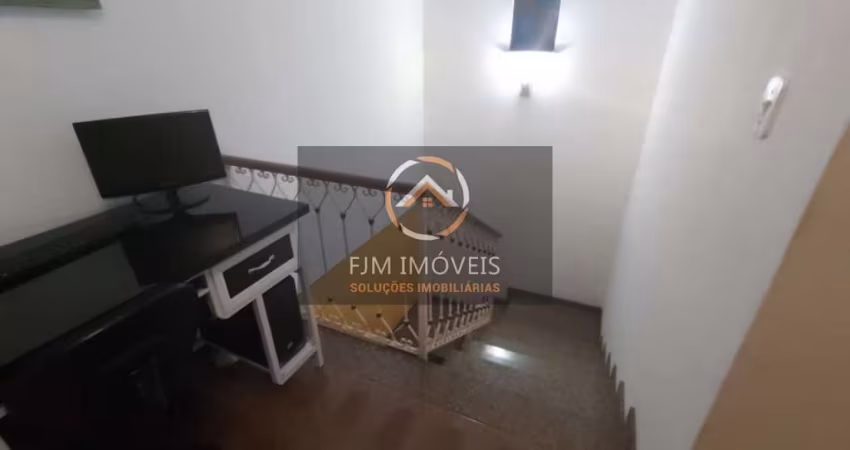 FJM IMÓVEIS Vende: Casa em Engenhoca, Niterói: 136m², 4 dormitórios, 2 banheiros - Venda por R$ 530.000