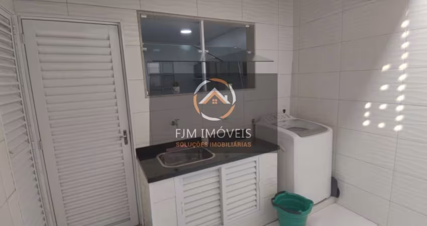 FJM IMOVEIS VENDE Vendo uma linda casa em condomínio fechado com porteiro 24h  Condomínio com loja de conveniência.  Onibus na porta para centro de são gonçalo, Alcantara, Niteroi e Rio de janeiro, re