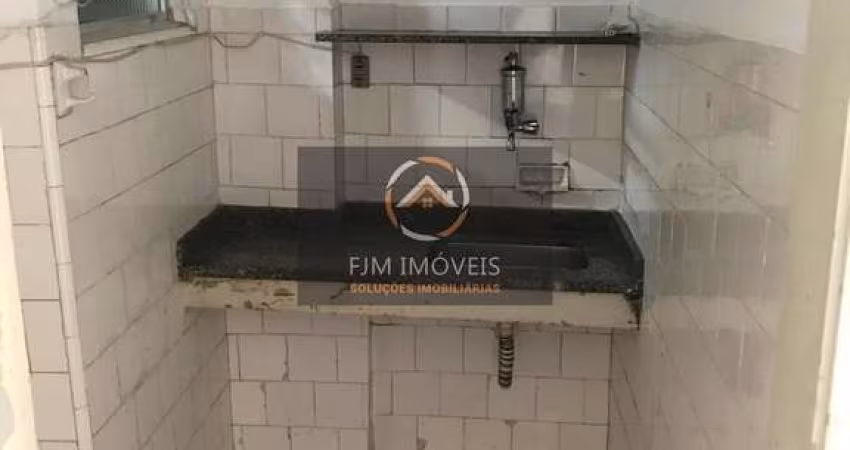 FJM Imóveis vende: Kitnet/Conjugado em Centro - Niterói: 35M², 1 dormitório e 1 banheiro por R$170.000