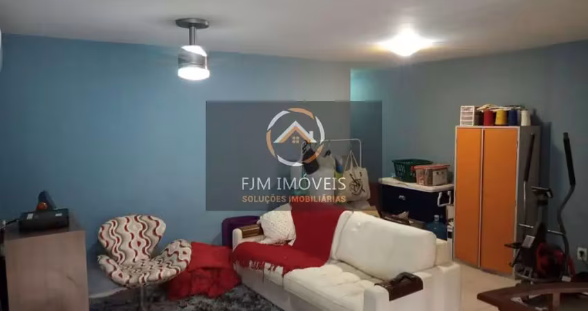 Cobertura de 197m² em Santa Rosa - Niterói com 3 dormitórios e 1 suíte por R$ 700.000 para venda
