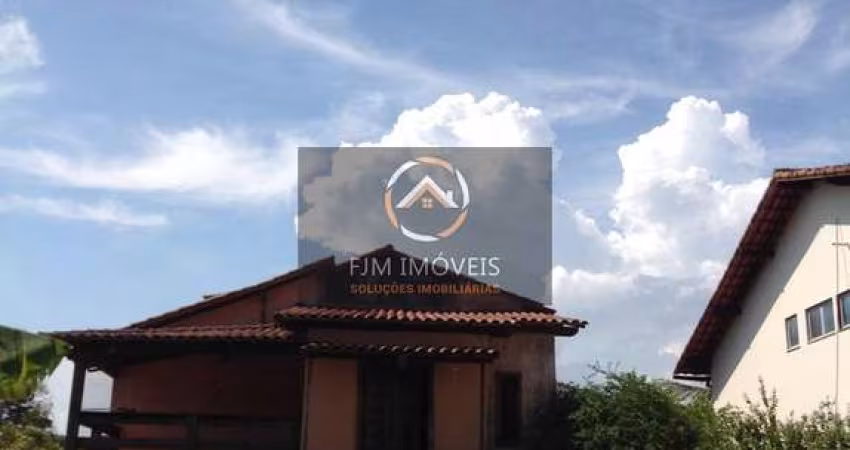 Casa de 320m² em Itaipu, Niterói: 4 dormitórios, 2 suítes, 4 banheiros - venda por R$1.600.000
