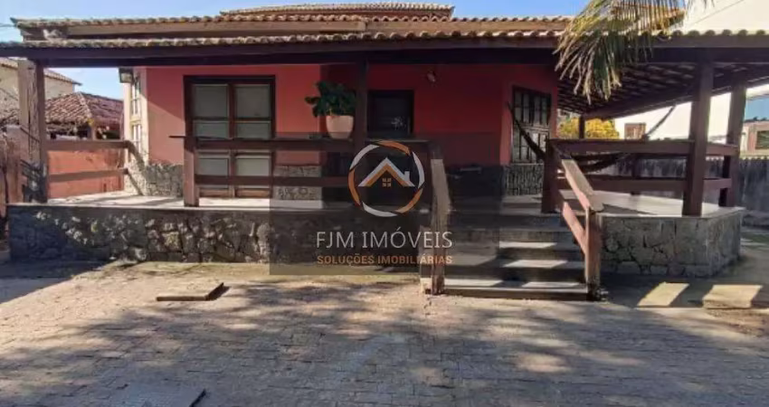 Casa em Itaipu, Niterói: 3 Dormitórios 2 Suítes por R$898k